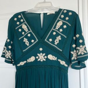 In Loom Midi with beautiful detail!